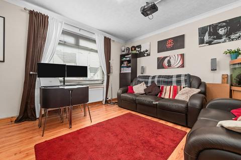 2 bedroom flat for sale - Quarrolhall Crescent, Carronshore, Falkirk, FK2