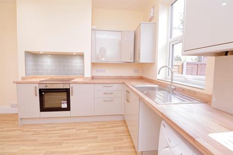 2 bedroom house to rent - Woodseats Road, Sheffield S8