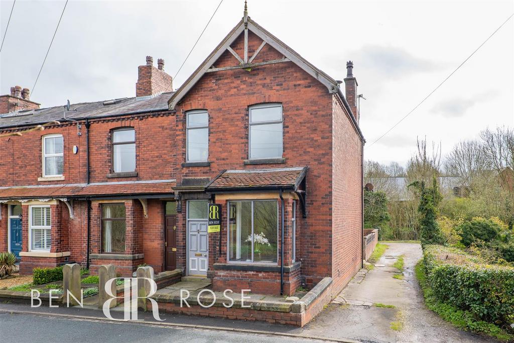 Moss Lane, WhittleLeWoods, Chorley 3 bed end of terrace house for