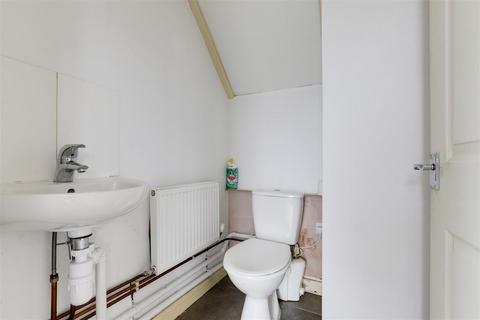 8 Treegarth Square, Nottingham, NG5 5QZ