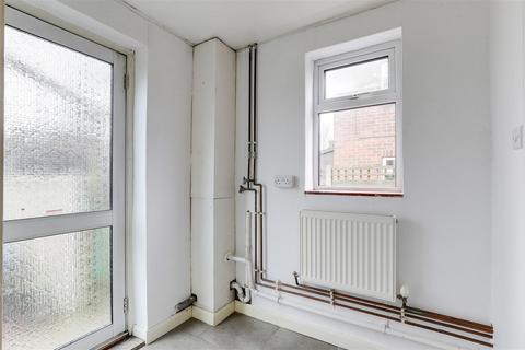 8 Treegarth Square, Nottingham, NG5 5QZ