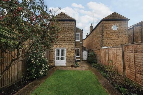 11 Bearfield Road, Kingston Upon Thames, KT2 5ET