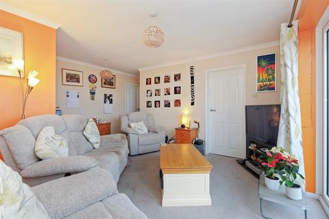 3 bedroom flat for sale, Joy Lane, Whitstable