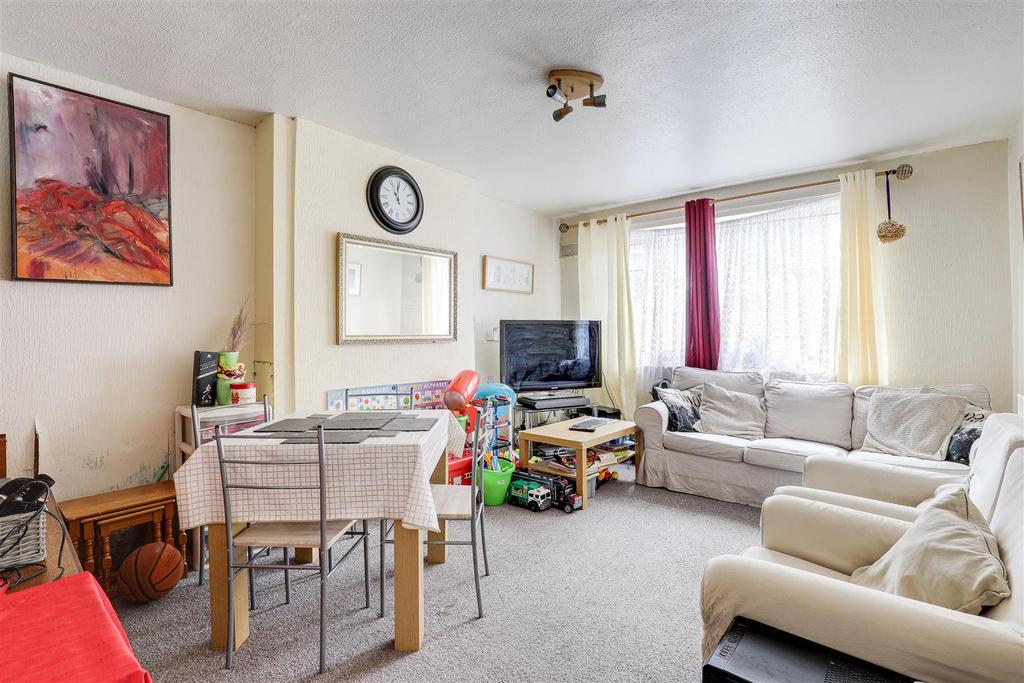 Flintham Drive, Sherwood NG5 3 bed semidetached house for sale £170,000