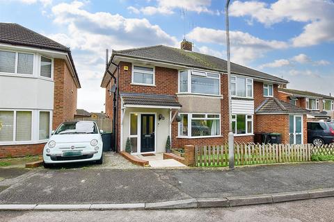3 bedroom semi-detached house for sale - Rochester Road, Burham