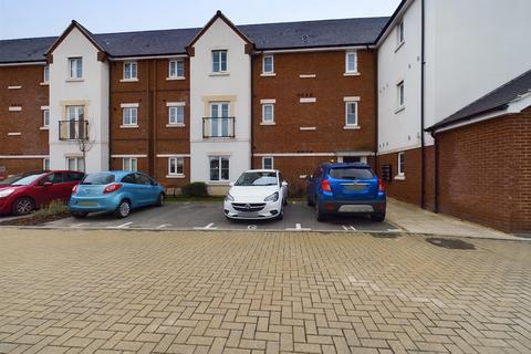 2 bedroom flat for sale, Daffodil Crescent, Crawley