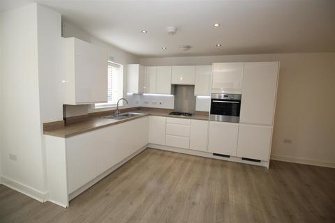 2 bedroom flat for sale, Daffodil Crescent, Crawley