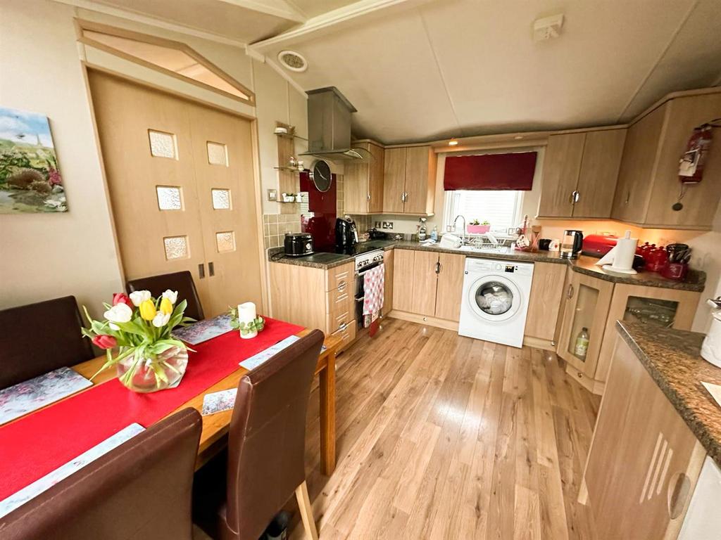 Straight Lane, Addingham, Ilkley 2 bed park home £29,995