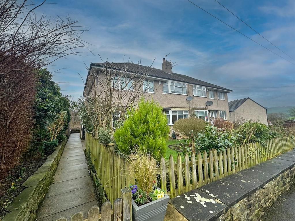 Williams Drive, Steeton 2 bed apartment £125,000