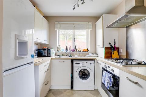 80 Bakewell Drive, Nottingham, NG5 9AF