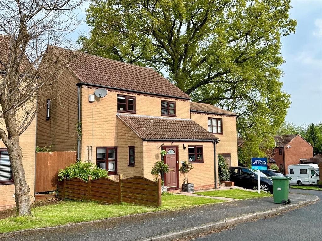 Brookfield Close, Hunt End, Redditch 6 bed detached house £500,000