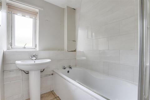 2 bedroom flat for sale, Lobelia Close, St Ann's NG3