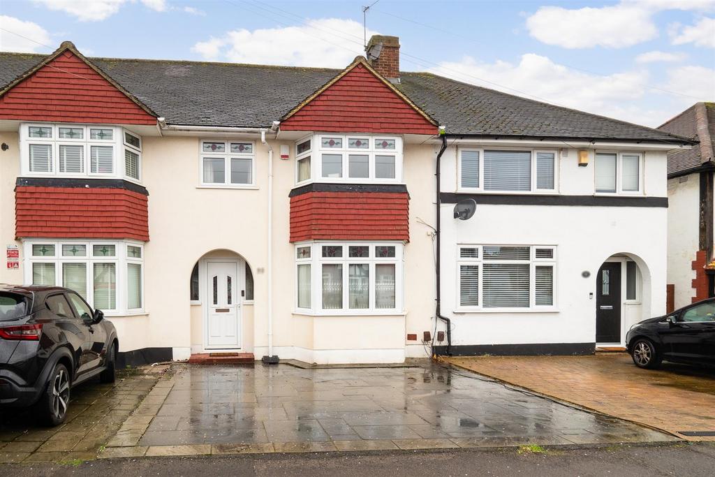 Limes Avenue, Carshalton 3 bed terraced house for sale £500,000