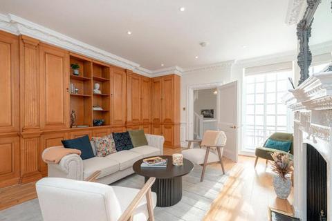 5 bedroom flat to rent, Catherine Place, London