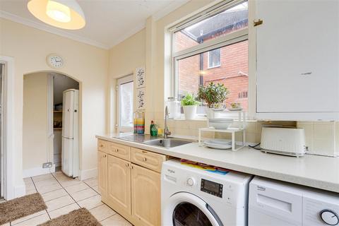 3 bedroom semi-detached house for sale, Wynndale Drive, Sherwood NG5
