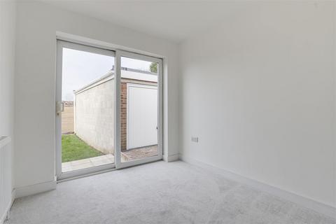 62 Baker Avenue, Arnold, Nottingham, NG5 8FU