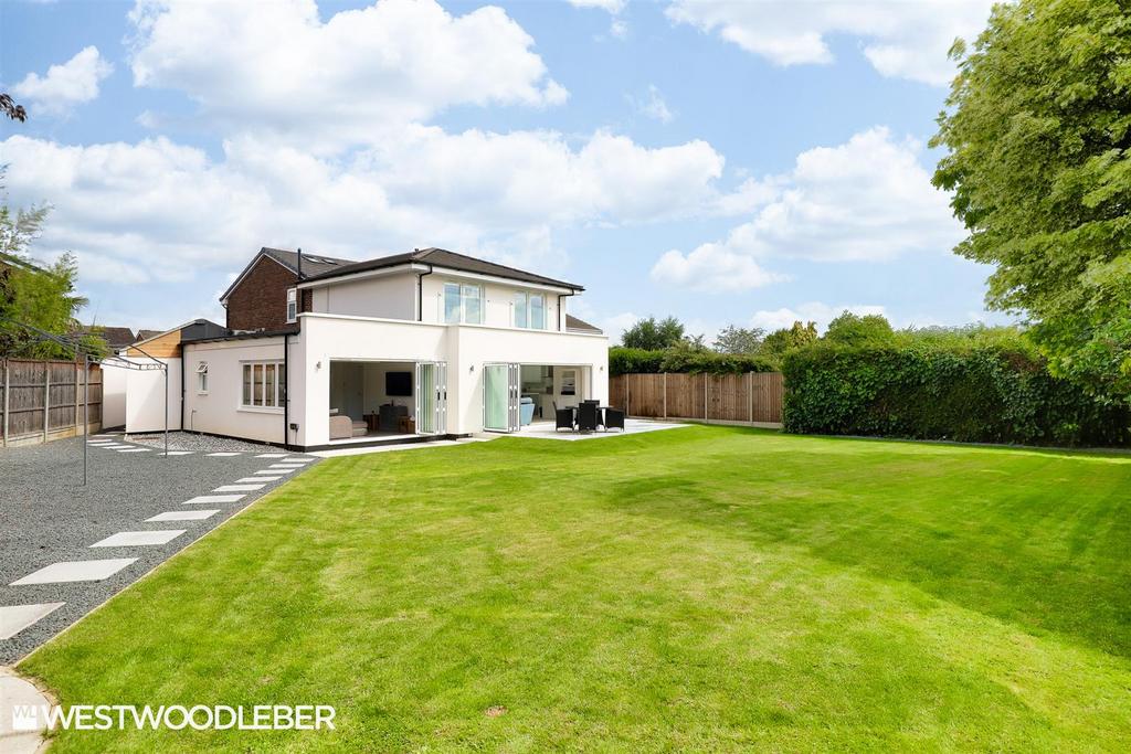 Warners Avenue, Hoddesdon EN11 6 bed detached house - £1,250,000