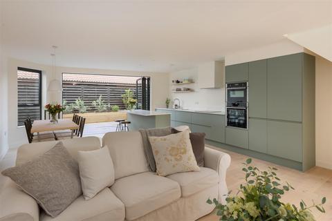 3 Hillview Road, Whitstable, CT5 4HX
