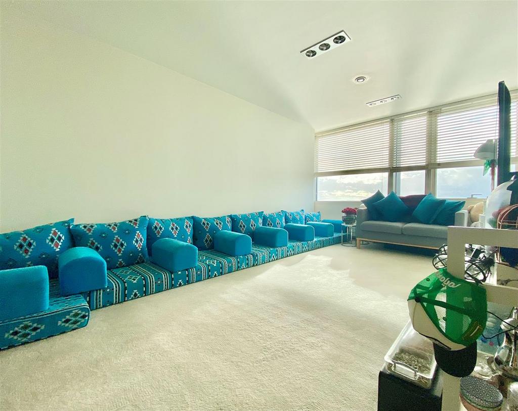 One Park West, Liverpool 2 bed apartment for sale £235,000