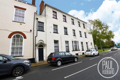 3 bedroom flat for sale, The High Street, Lowestoft, Suffolk