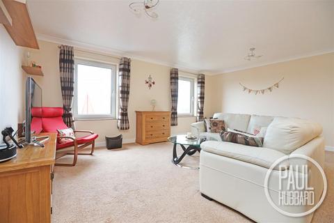 2 bedroom flat for sale, Swonnells Walk, Oulton Broad, NR32