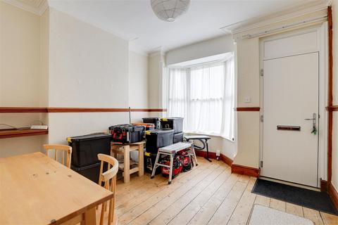50 Birrell Road, Forest Fields, Nottingham, NG7 6LL
