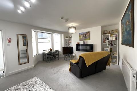 1 bedroom flat for sale, Trafalgar Square, Scarborough