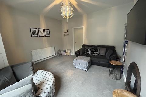 6 Thomas Street, Lees, Oldham, OL4 5BU