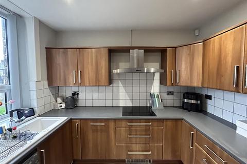 6 Thomas Street, Lees, Oldham, OL4 5BU