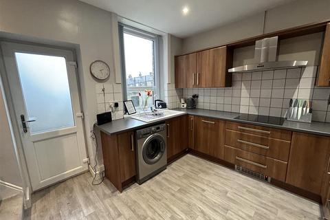 6 Thomas Street, Lees, Oldham, OL4 5BU