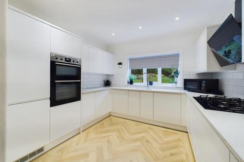 8 Glenside, Scarborough, YO12 6BN