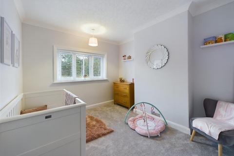 8 Glenside, Scarborough, YO12 6BN