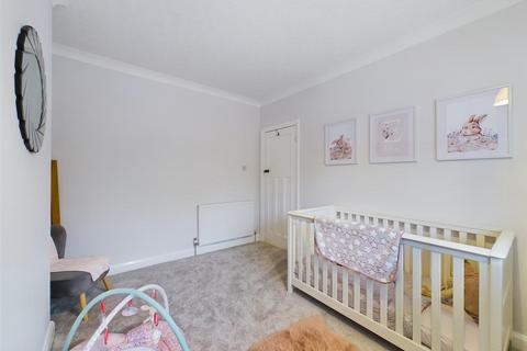 8 Glenside, Scarborough, YO12 6BN