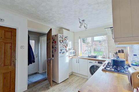 3 bedroom semi-detached house for sale, Manor Road, Bletchley, Milton Keynes