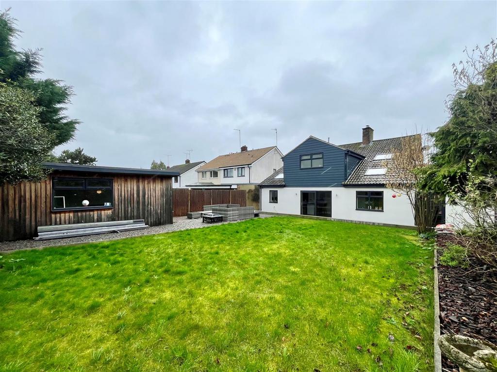 Hempsted Lane, Gloucester GL2 3 bed detached house for sale £600,000