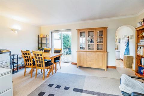 3 bedroom semi-detached house for sale - St. Marys Way, Linslade, Leighton Buzzard