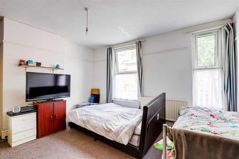 119 Berridge Road, Nottingham, NG7 6HS