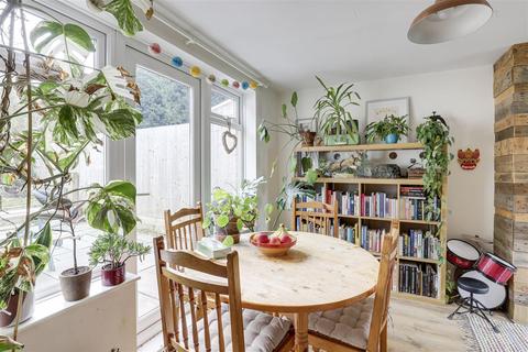58 Glamis Road, Nottingham, NG5 1EF