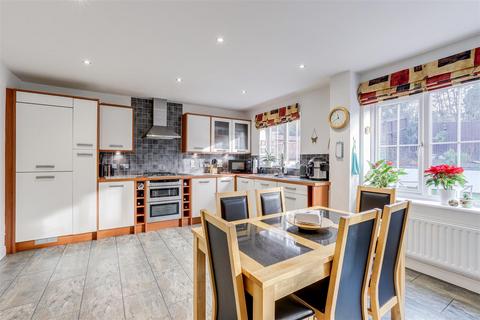4 Blackthorn Close, Gedling, Nottingham, NG4 4AU