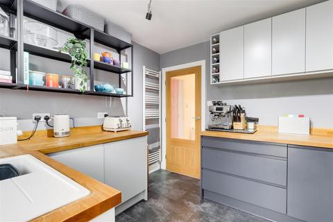 38 Baker Avenue, Arnold, Nottingham, NG5 8FU
