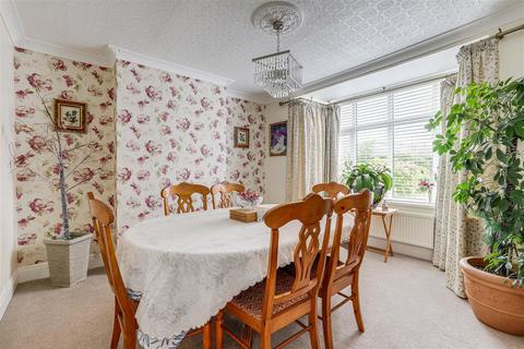 9 Ashworth Crescent, Nottingham, NG3 6BX
