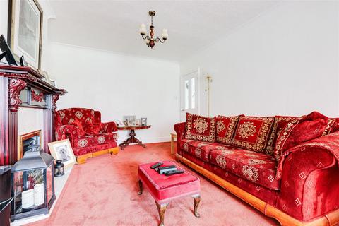 9 Ashworth Crescent, Nottingham, NG3 6BX