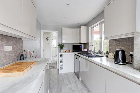 9 Ashworth Crescent, Nottingham, NG3 6BX