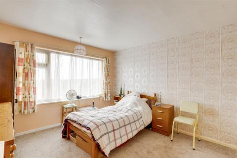 3 bedroom detached house for sale, Shelford Road, Gedling NG4