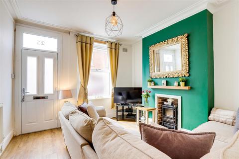 26 Lyndhurst Road, Nottingham, NG2 4FW