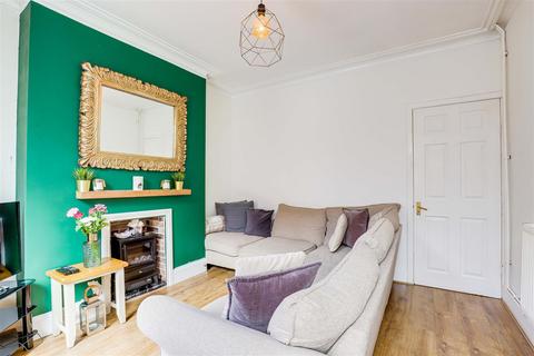 26 Lyndhurst Road, Nottingham, NG2 4FW