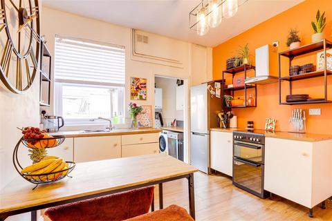 26 Lyndhurst Road, Nottingham, NG2 4FW