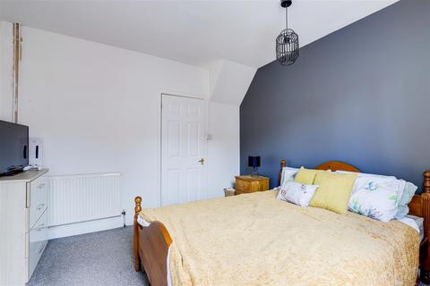 26 Lyndhurst Road, Nottingham, NG2 4FW