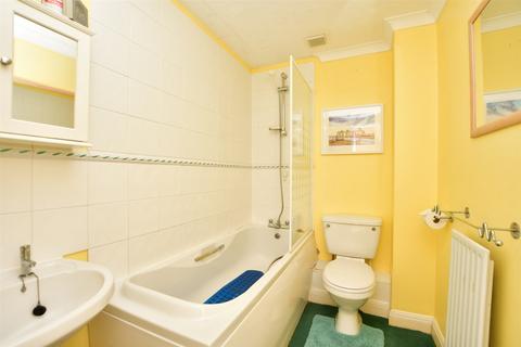 8 Carpenters Close, Rochester, ME1 2QH