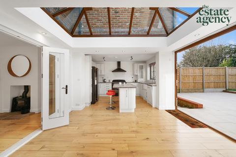 111 Beresford Road, London, E4 6EF